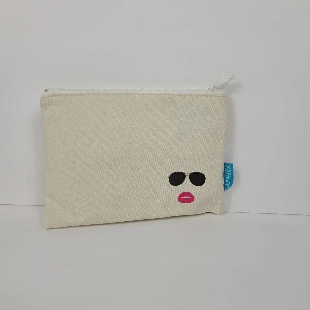 Selfie Kit MakeUp Bag - Picture 3 of 6